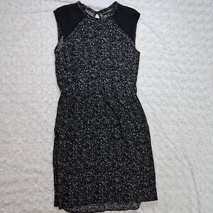 Black and White Banana Republic Size 6 Mesh Shoulder Dress with pockets